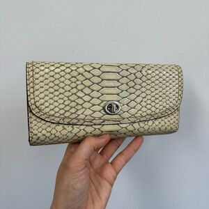 Rare Coach Cream Leather Park Python Embossed Wallet Turn Lock